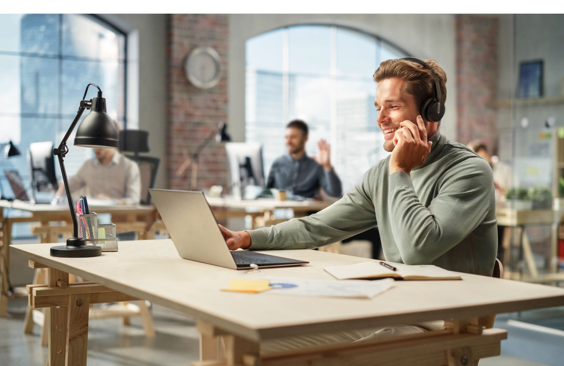 yealink-bluetooth-headset-multitasking